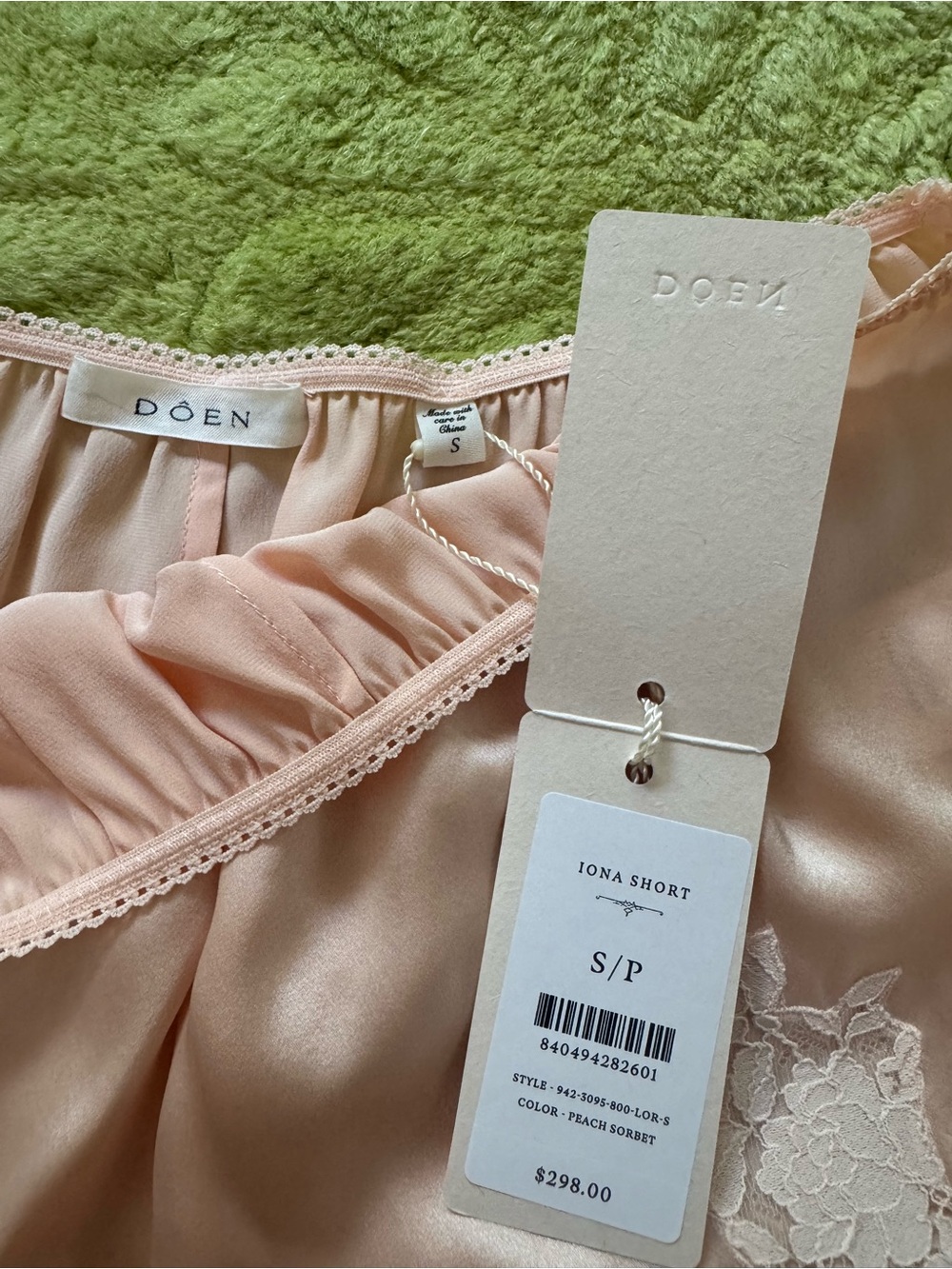 Doen Iona Silk Lace Shorts in Peach - Picture 4 of 4